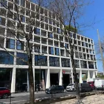 Paris 17Eme - Studio Compact 10M2 -110 Sqf - Coeur Batignolles - Ideal Solo Traveler