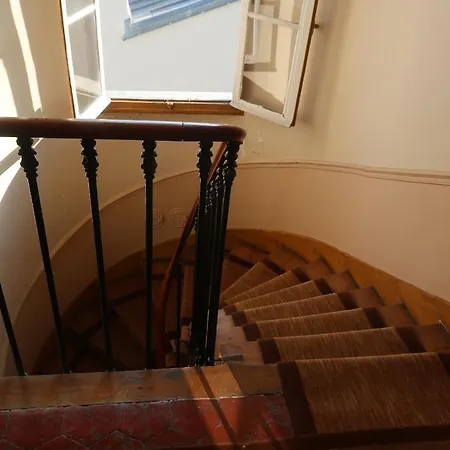 Parisian Cozy Studio: Batignolles Charm Near Landmarks * Paris
