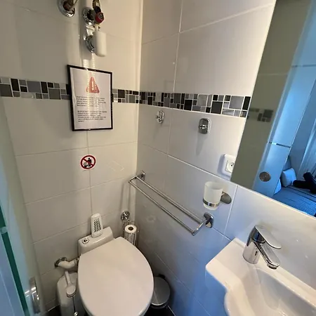 Parisian Cozy Studio: Batignolles Charm Near Landmarks Apartment
