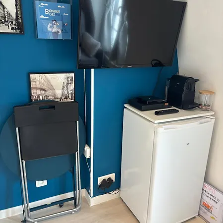 Parisian Cozy Studio: Batignolles Charm Near Landmarks Apartment Paris